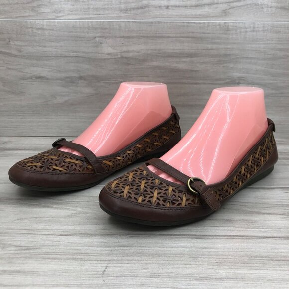 Nurture Flats Women's 9 Brown Leather Slip On Buckle Strap Sandal Shoes - Picture 3 of 12